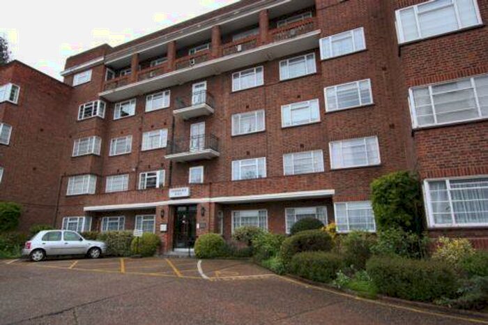 1 Bedroom Flat To Rent In Pembroke Hall, Mulberry Close, Hendon, NW4