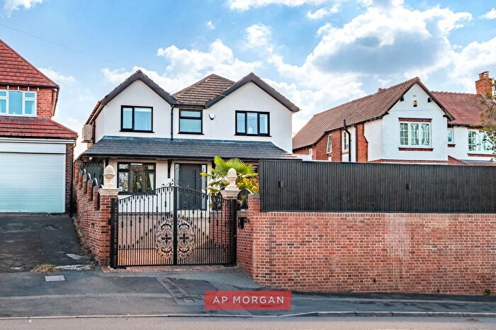 4 Bedroom Detached House For Sale In Birmingham Road, Marlbrook, Bromsgrove, Worcestershire, B61