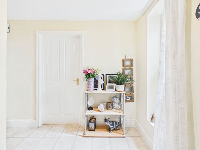 2 Bedroom Flat For Sale In Cabbell Road, Cromer, NR27
