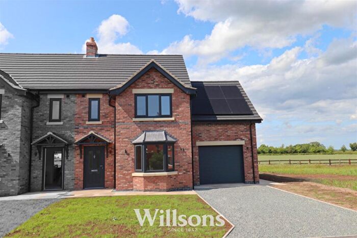 3 Bedroom Semi-Detached House For Sale In Tothby Lane, Alford, LN13