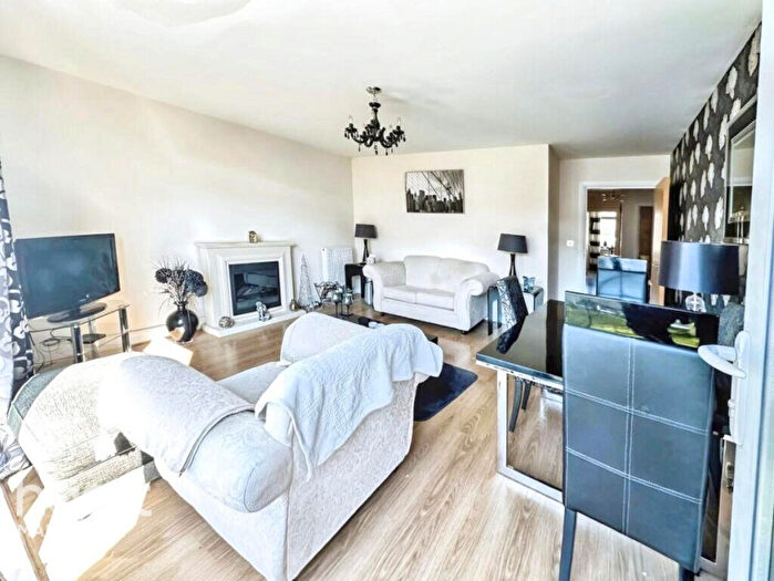 2 Bedroom Apartment For Sale In Hart Street, Maidstone, ME16