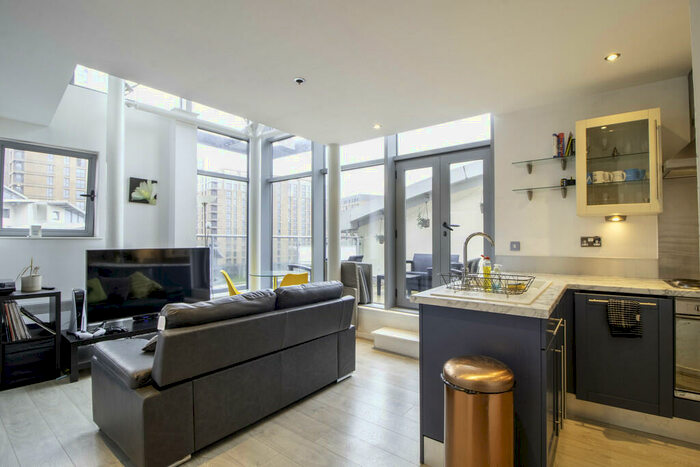 2 Bedroom Apartment To Rent In Beringa, City Island, Leeds, LS12