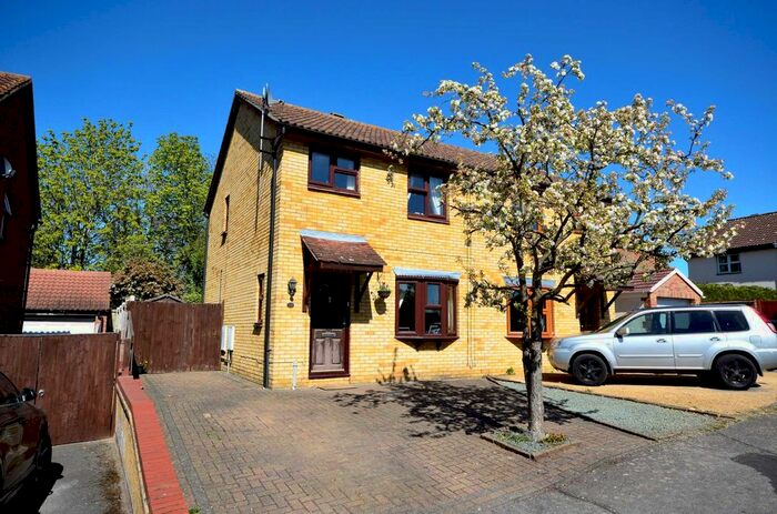 3 Bedroom Semi-Detached House To Rent In Marlborough Way, Billericay, CM12