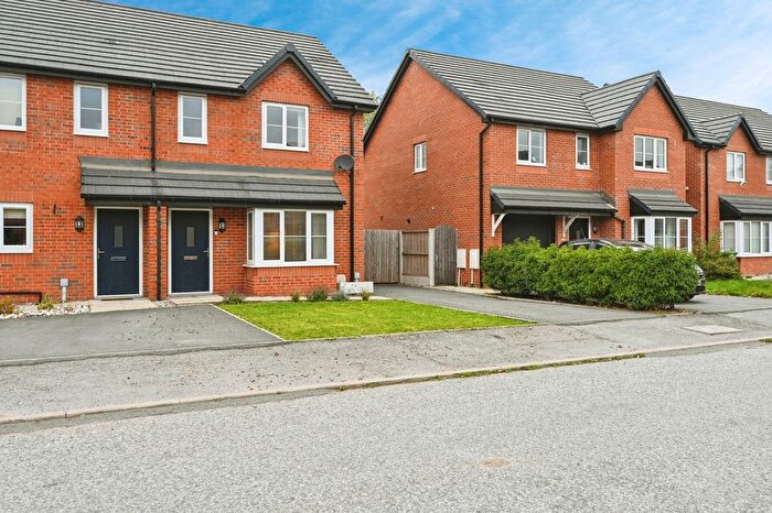 3 Bedroom End Terrace House For Sale In Hulme Gardens, Leigh, Lancashire, WN7