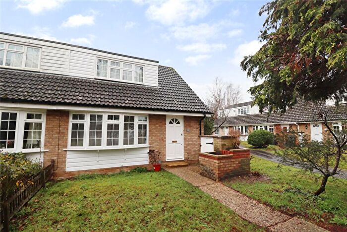 2 Bedroom End Of Terrace House For Sale In Glendale Close, Woking, Surrey, GU21