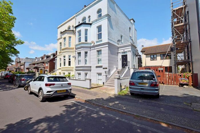 2 Bedroom Flat To Rent In Grafton Norfolk Square, Bognor Regis, West Sussex, PO21