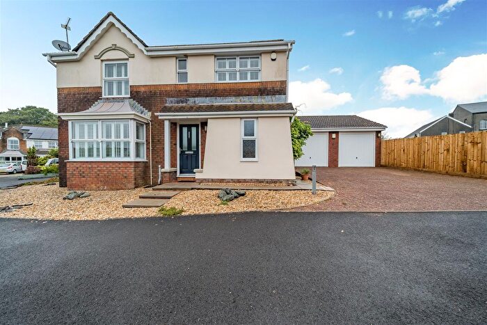 4 Bedroom Detached House For Sale In Chapel Road, Three Crosses, Swansea, SA4
