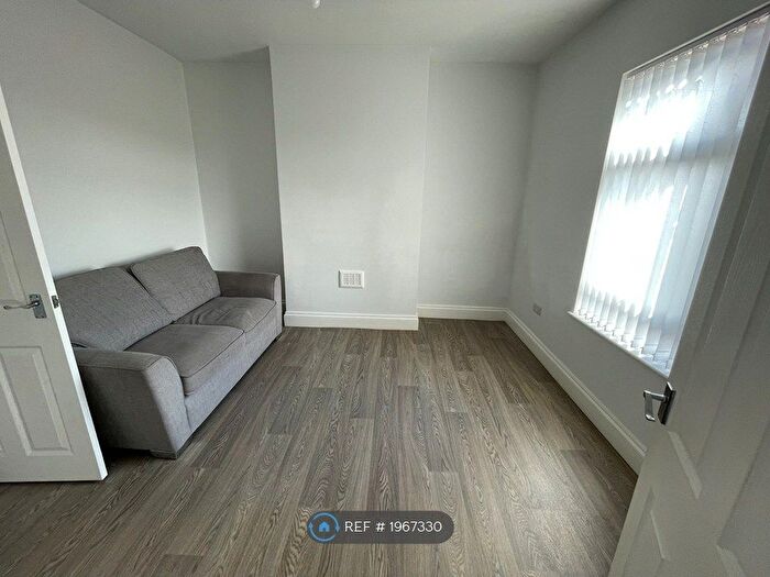 Studio To Rent In Aylestone, Leicester, LE2