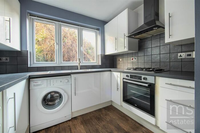 2 Bedroom Flat To Rent In Lenton Manor, Lenton, Nottingham, NG7