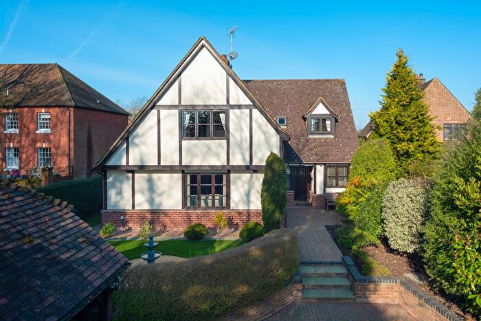 4 Bedroom Detached House For Sale In Canterbury Road, Kennington, TN25