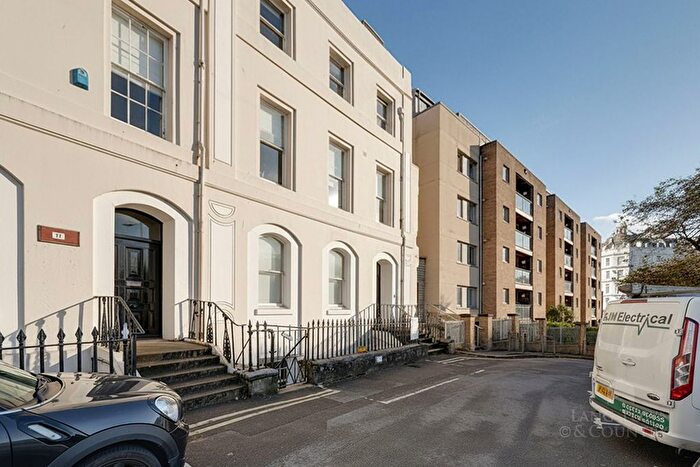 1 Bedroom Flat For Sale In The Crescent, The Hoe, Plymouth, PL1