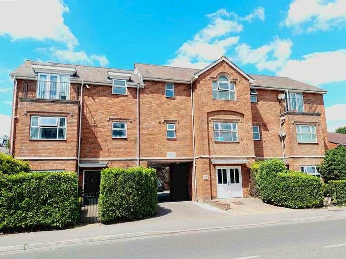 2 Bedroom Flat To Rent In Kingston Road, Leatherhead, KT22