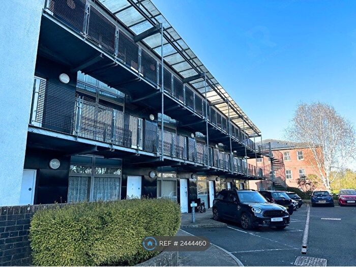 2 Bedroom Flat To Rent In Clive Street, Bolton, BL1