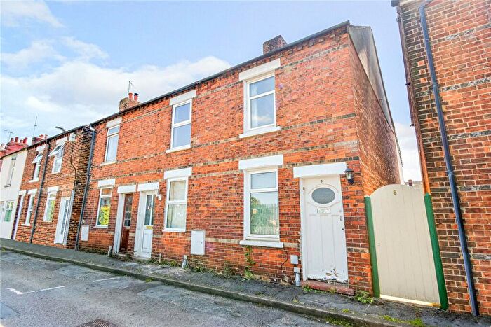 2 Bedroom Terraced House To Rent In Railway Road, Newbury, Berkshire, RG14