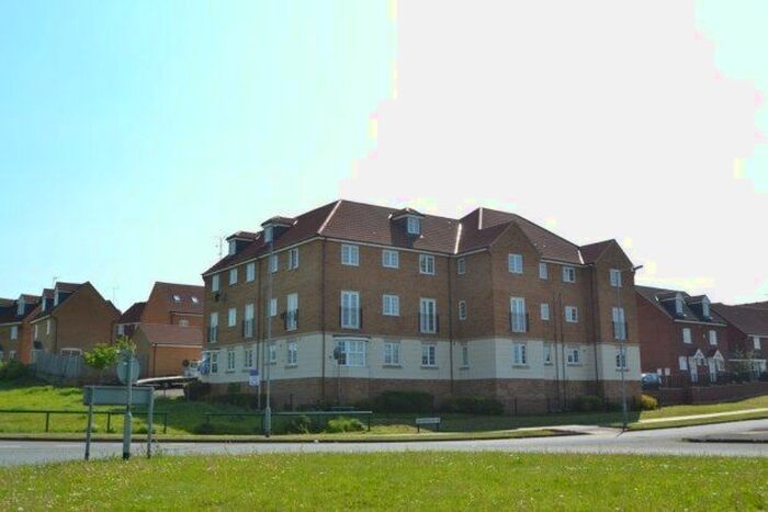 2 Bedroom Flat To Rent In Redgrave Court, Wellingborough, NN8