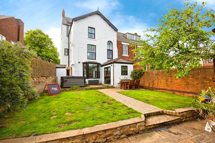 4 Bedroom Town House To Rent In Gilesgate, Durham, DH1