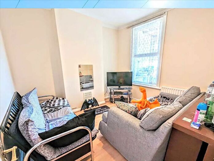 3 Bedroom Terraced House To Rent In Maybury Street, London, SW17