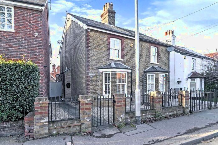 2 Bedroom Cottage To Rent In Stock Road, Billericay, Essex, CM12