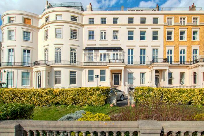 1 Bedroom Apartment To Rent In Eastern Terrace, Brighton, East Sussex, BN2