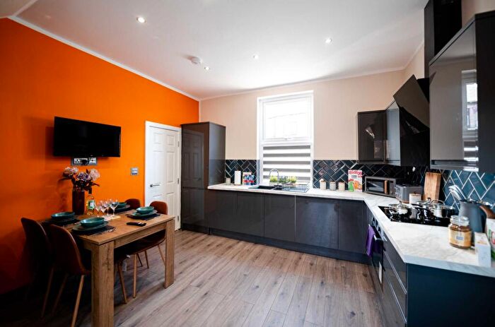 5 Bedroom Terraced House To Rent In Tonge Moor Road, Bolton, BL2