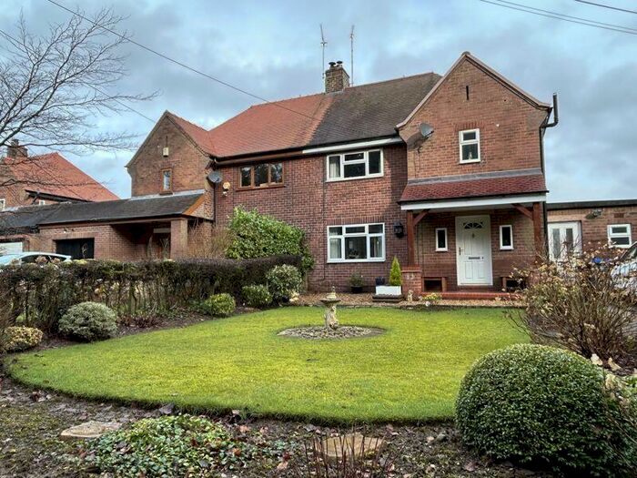 3 Bedroom Semi-Detached House For Sale In Wootton Lane, Stoke-On-Trent, ST10
