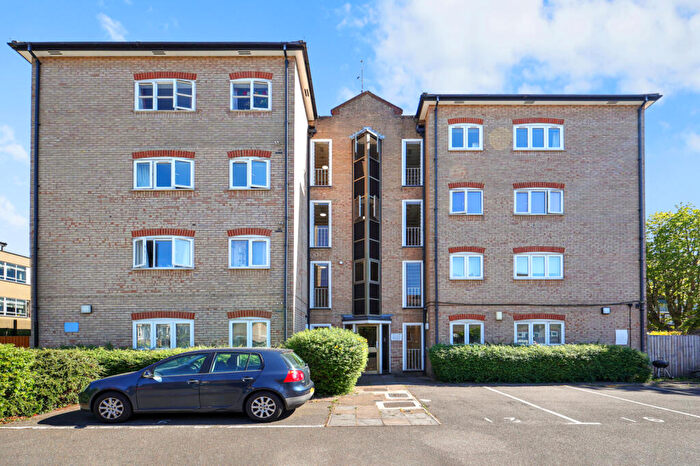 2 Bedroom Apartment For Sale In Chesil Court, Bonner Road, London, E2