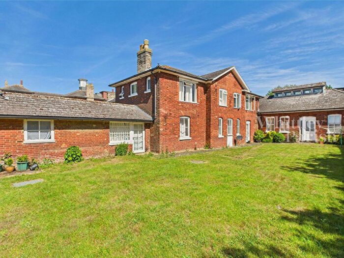 1 Bedroom Flat For Sale In Hillcrest Court, Pulham Market, IP21