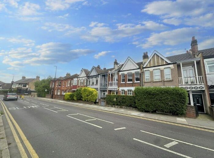 2 Bedroom Maisonette To Rent In Westbury Avenue, Turnpike Lane, N22