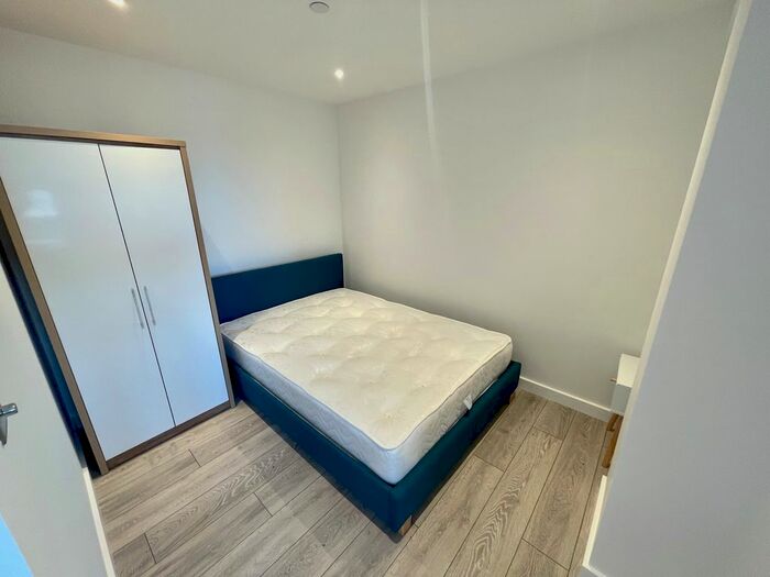 Studio To Rent In Alma Street, Luton, LU1