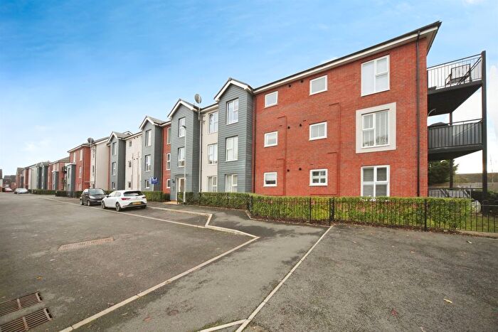 2 Bedroom Flat For Sale In Tilling Green, Dunstable, LU5