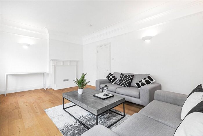 2 Bedroom Flat To Rent In Marylebone High Street, Marylebone, London, W1U