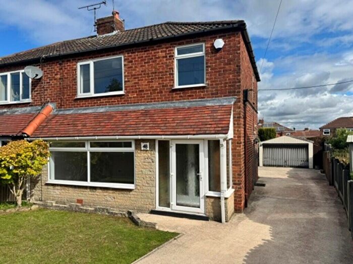 3 Bedroom Semi-Detached House To Rent In Cherry Tree Crescent, Wickersley, S66