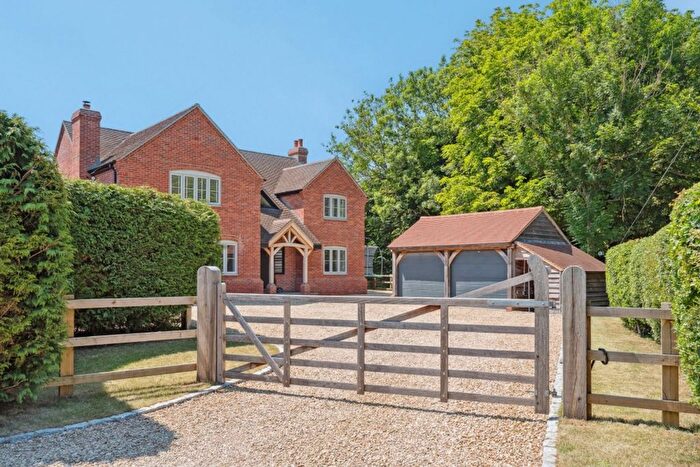 5 Bedroom Detached House For Sale In Meadle, Aylesbury, HP17