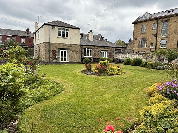 Detached House For Sale In High Barn Close, Rochdale, OL11