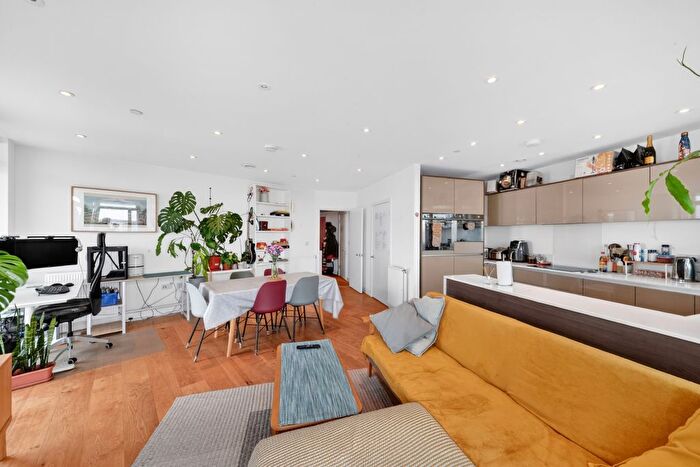 2 Bedroom Flat To Rent In Rennie Street, London, SE10