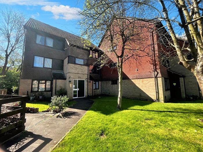 1 Bedroom Flat To Rent In Peerless Drive, Harefield, UB9