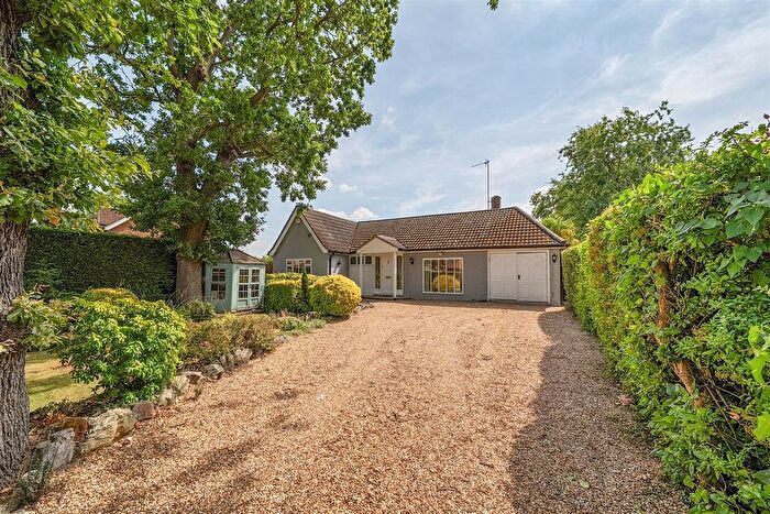 3 Bedroom Detached Bungalow For Sale In Main Road, Biddenham, Bedford, MK40