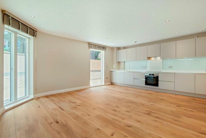 3 Bedroom Flat To Rent In Holloway Road, Archway, N19