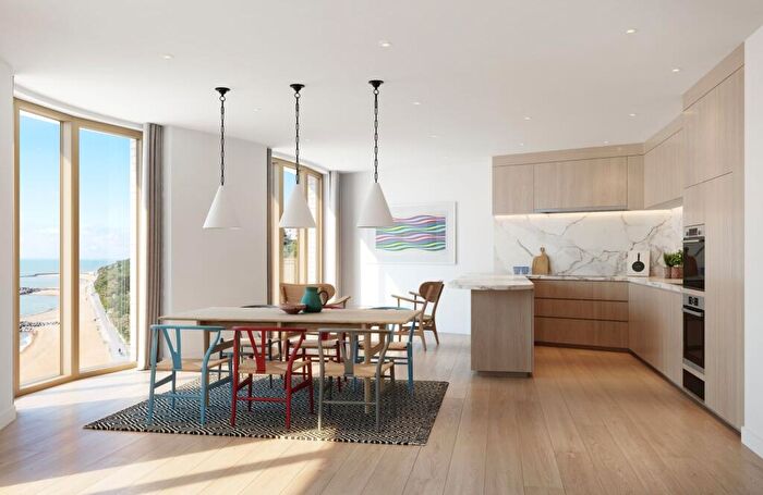 2 Bedroom Apartment For Sale In Shoreline Crescent, Folkestone, CT20