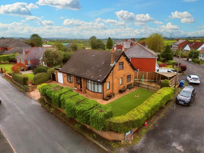 2 Bedroom Detached House For Sale In Simister Lane, Prestwich, M25