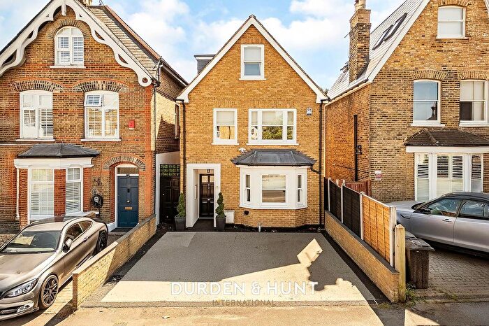 4 Bedroom Detached House For Sale In Chelmsford Road, London, E18