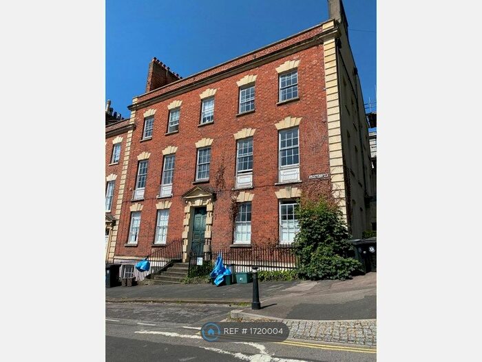 2 Bedroom Flat To Rent In Albemarle Row, Bristol, BS8