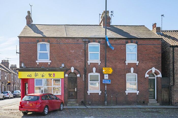3 Bedroom Terraced House For Sale In Lawrence Street, York, YO10