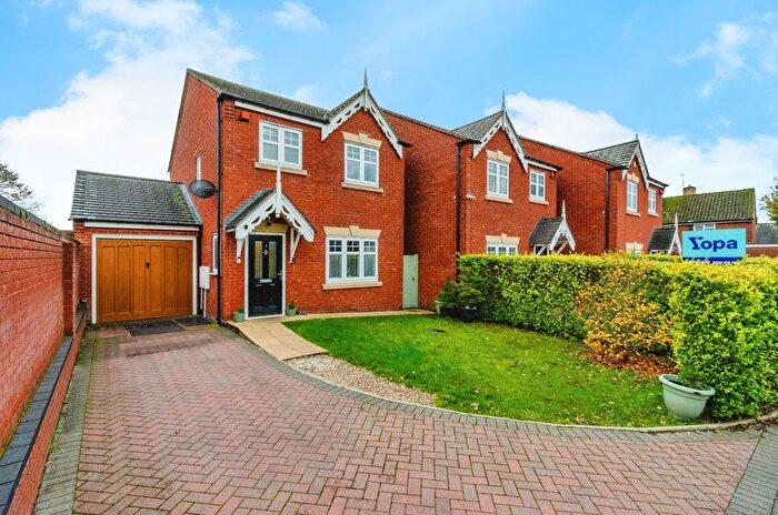 3 Bedroom Detached House For Sale In Sparbridge Close, Cannock, WS11