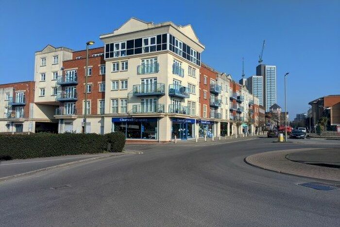 2 Bedroom Flat To Rent In Metro Apartments, Woking, GU21