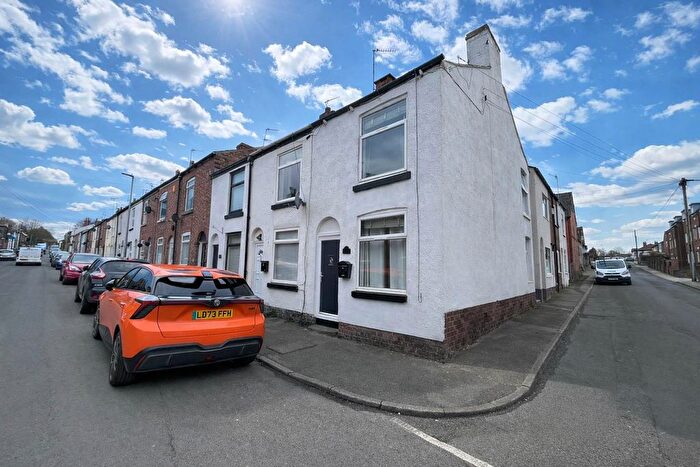 2 Bedroom Property To Rent In Crompton Road, Macclesfield, SK11