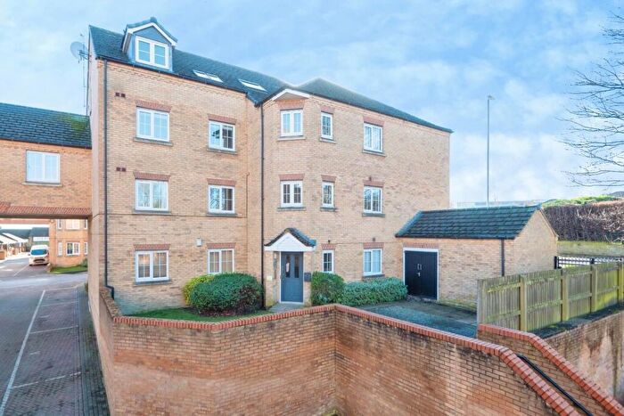 2 Bedroom Apartment For Sale In Broadlands Place, Pudsey, LS28