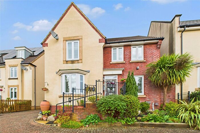 4 Bedroom Detached House For Sale In Slade Street, Swindon, Wiltshire, SN2