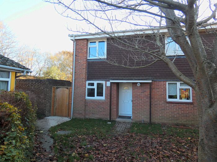 2 Bedroom Property To Rent In 9 Marston Road, Horsell, Woking, Surrey GU21
