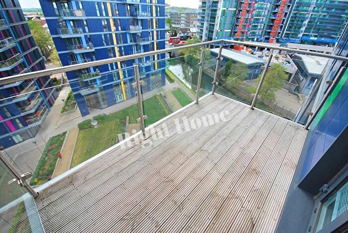 1 Bedroom Flat To Rent In Aylesbury House, Hatton Road, HA0